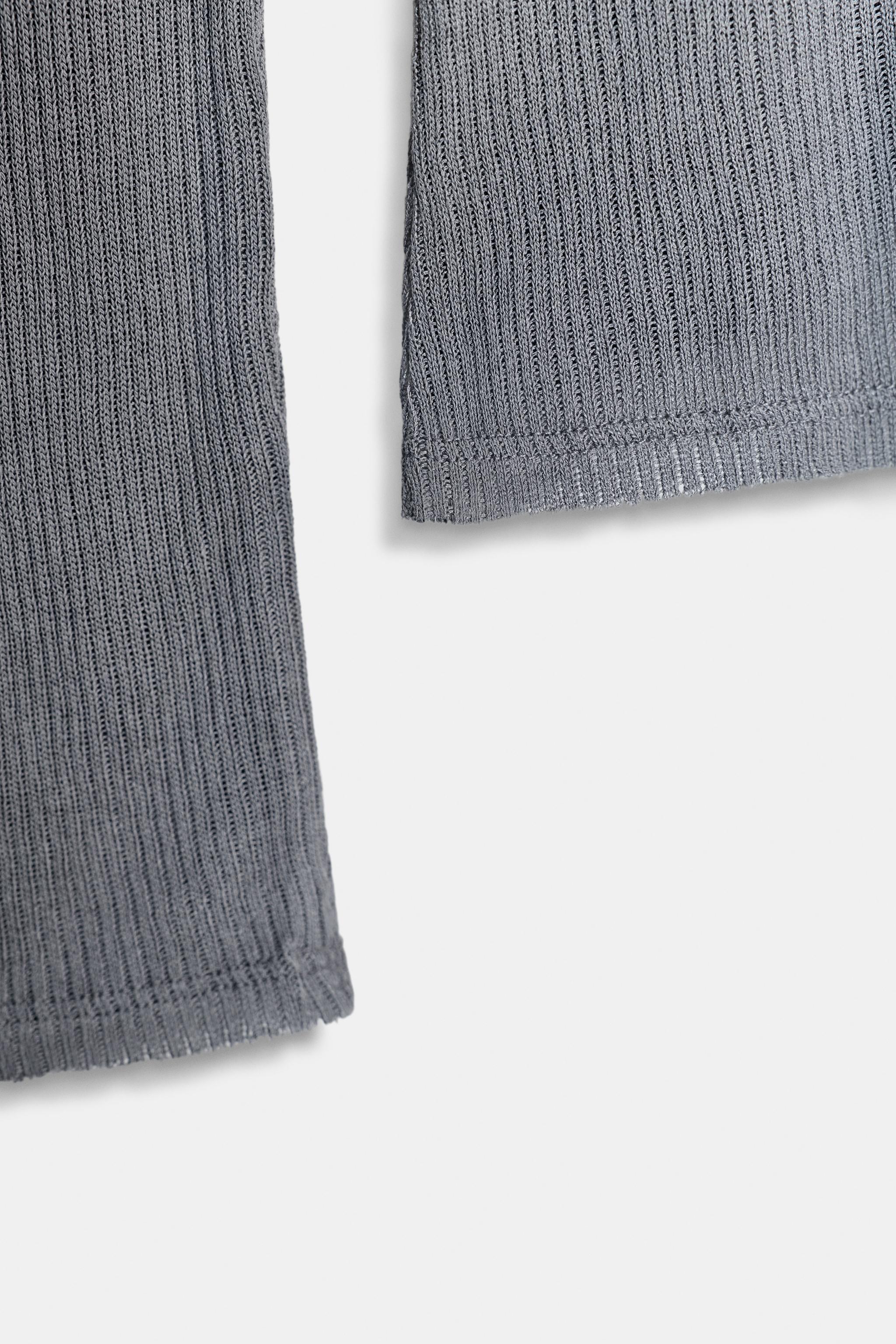 HIGH COLLAR RIBBED TOP